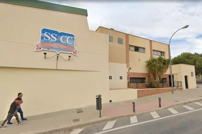 Un colegio concertado de Alacant expulsa del comedor a dos niñas neurodivergentes a pesar de tener beca