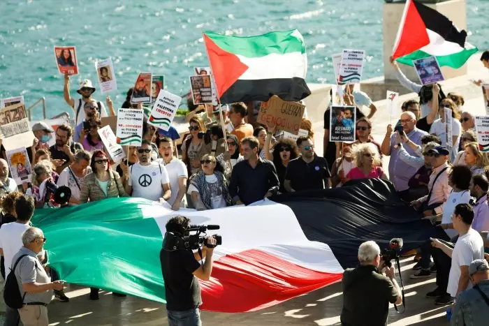 Cientos de personas se manifiestan en Cartagena contra el atraque del buque Borkum, que llevaría armas a Israel