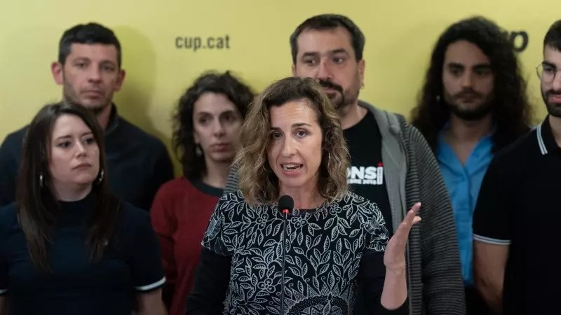 La candidata de la CUP a las elecciones catalanas, Laia Estrada en la sede del partido, a 27 de marzo de 2024.