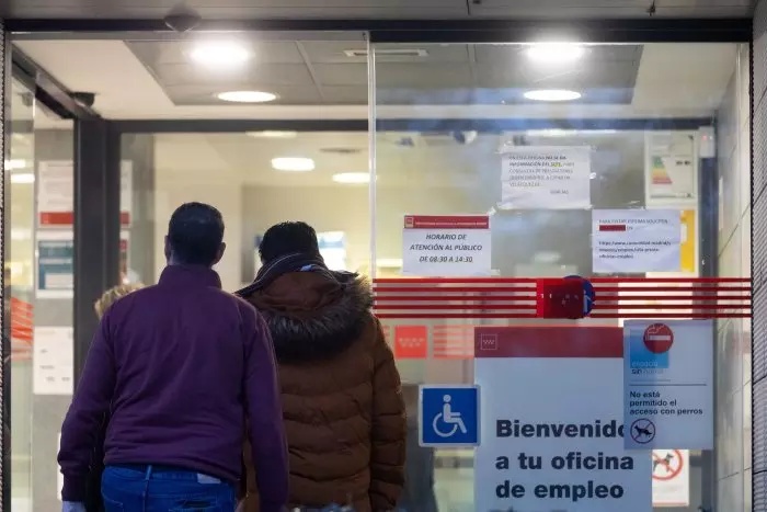 España supera los 21 millones de trabajadores y registra la cifra de parados más baja desde 2008