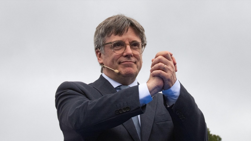 El expresidente de la Generalitat y candidato a las elecciones catalanas, Carles Puigdemont, durante un acto, a 6 de abril de 2024, en Elna (Francia).