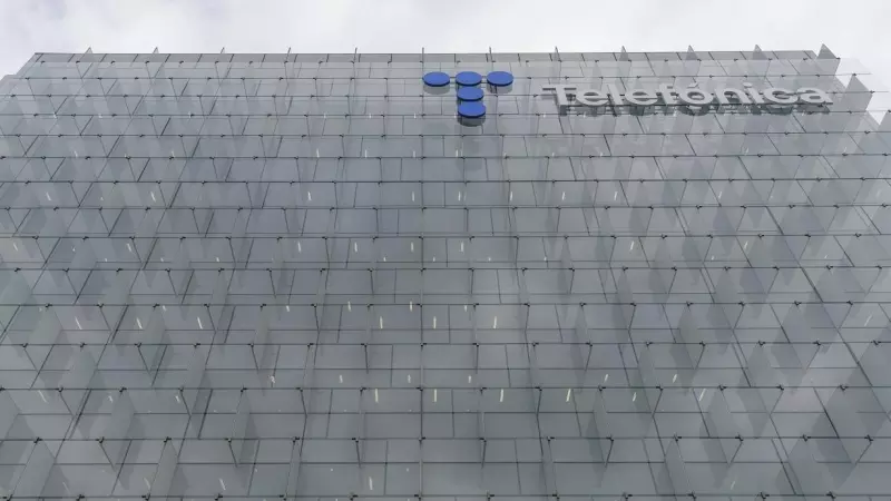 Exterior de la sede de Telefónica, en la zona norte de Madrid. E.P./Eduardo Parra