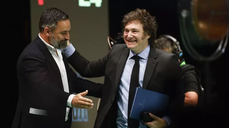 Santiago Abascal y Javier Milei durante la cumbre fascista 'Europa Viva 24'.