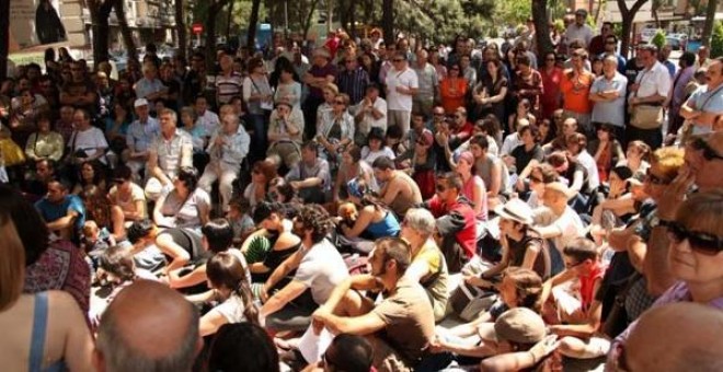 Asamblea popular del 15-M del barrio de La Elipa, Madrid.