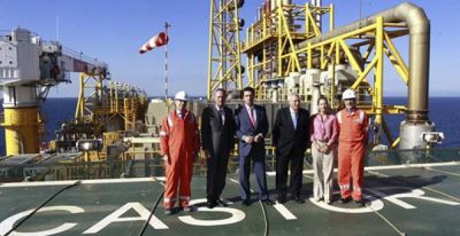 Alberto Fabra, José Manuel Soria y José Manuel García-Margallo durante su visita a las instalaciones del proyecto Castor. EFE