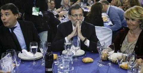 González, Rajoy y Aguirre, en la cena de Navidad del PP. EFE/JuanJo Martin