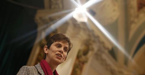 La reverenda Libby Lane, la primera obispa de la iglesia anglicana. REUTERS/Phil Noble