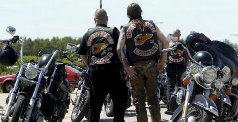 Miembros del club de motos Hell's Angels ('Angeles del Infierno'). Los Mossos han desarticulado la rama catalana de esta organización acusada de extorsión, robo con violencia, posesión ilícita y tráfico de armas y droga y asociación ilícita.