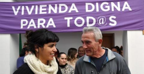 La eurodiputada de Podemos Teresa Rodríguez, junto a Diego Cañamero. -EFE
