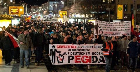 Manifestación convocada por Pegida el pasado lunes 12 de enero de 2015 en Dresde. / ARNO BURGI / EFE