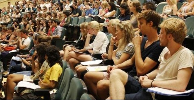 Estudiantes Erasmus en España durante una charla. /EFE