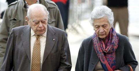 Jordi Pujol y Marta Ferrusola a su llegada para declarar. EFE/Andreu Dalmau