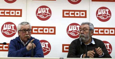 Los secretarios generales de CCOO, Ignacio Fernández Toxo (i), y de UGT, Cándido Méndez (d). EFE/Javier Lizón