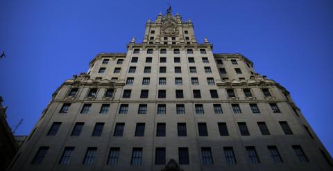 Imagen de la sede de Telefónica en la Gran Vía madrileña. REUTERS