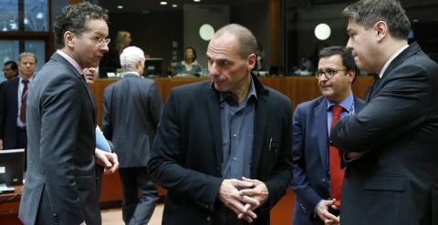 El presidente del Eurogrupo, Jeroen Dijsselbloem, junto al ministro griego de Finanzas, Yanis Varufakis. - REUTERS