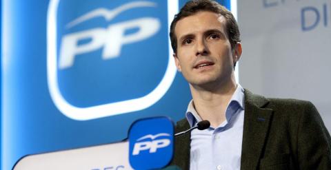 El portavoz del Comité de Campaña del PP, Pablo Casado, durante la rueda de prensa ofrecida hoy. /EFE