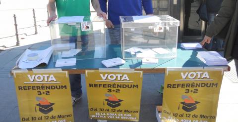 Mesas de votación del Referéndum 3+2 en Ciudad Universitaria./ B. Gordaliza