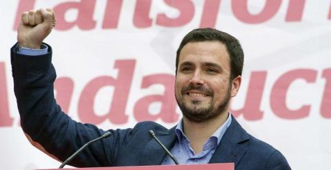 Alberto Garzón durante su intervención en Granada. / MIGUEL ÁNGEL MOLINA (EFE)