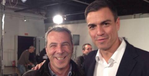 Pablo Sánchez, excandidato del PSOE en Parla, junto a Pedro Sánchez en una foto colgada en su Facebook.