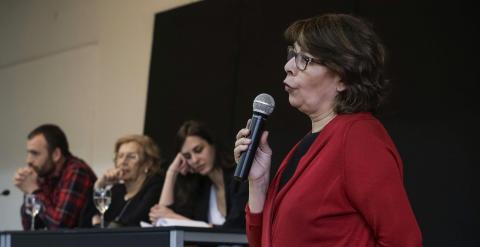 La portavoz de Equo en Madrid, Inés Sabanés, durante la rueda de prensa en la que la exjuez Manuela Carmena, junto a la politóloga Rita Mestre, y el ex presidente de la Federación Regional de Asociaciones Vecinales de Madrid (FRAVM), Nacho Murgui, ha pres