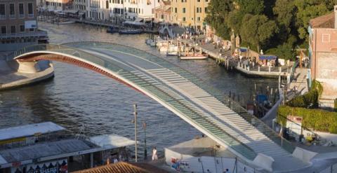 El Puente de la Constitución, sobre el Gran Canal de Venecia.