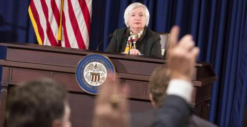 La presidenta de la Reserva Federal (Fed), el banco central de los EEUU, durante la rueda de prensa tras la reunión del Comité de Mercado Abierto. REUTERS/Joshua Roberts