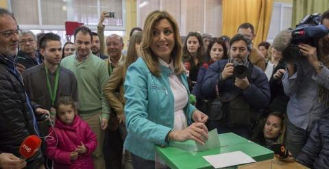 Susana Díaz votando este domingo en las elecciones andaluzas. EFE/Julio Muñoz