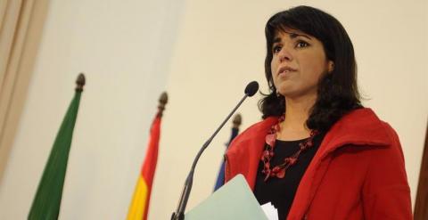 La líder de Podemos en Andalucía, Teresa Rodríguez, durante su comparecencia ante los medios tras reunirse con la presidenta en funciones de la Junta, Susana Díaz, en el inicio de la ronda de contactos anunciada tras las elecciones autonómicas. EFE/Raúl