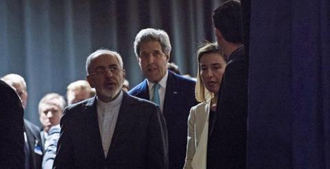 Zarif, Kerry y Mogherini, tras alcanzar el acuerdo. REUTERS/Brendan Smialowski