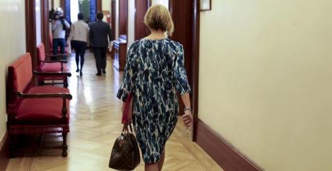 La portavoz de UPyD, Rosa Díez, en los pasillos del Congreso. EFE/Ballesteros