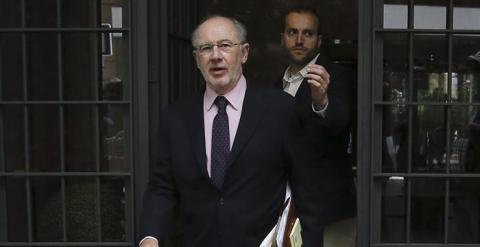 Rodrigo Rato sale de su domicilio de Madrid este martes. /EFE