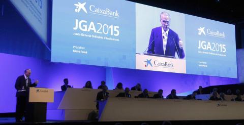 El presidente de CaixaBank, Isidre Fainé, durante su intervención en la junta de accionistas de la entidad. EFE/Marta Pérez