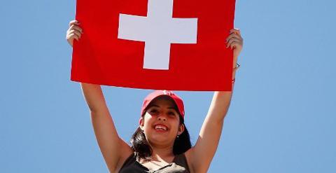 Según los expertos de la ONU, los suizos son los más felices del mundo. AFP