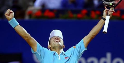 Nishikori celebra su victoria. EFE/Toni Albir