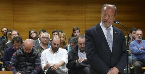 El alcalde de Valladolid y candidato del PP a la reelección, Javier León de la Riva, durante la celebración hoy del juicio por un delito de desobediencia. EFE/Nacho Gallego