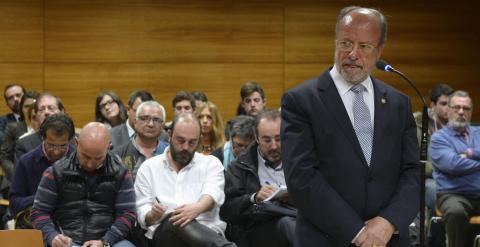El alcalde de Valladolid y candidato del PP a la reelección, Javier León de la Riva, durante la celebración hoy del juicio por un delito de desobediencia. EFE/Nacho Gallego