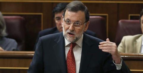 El presidente del Gobierno, Mariano Rajoy, durante su intervención en la sesión de control al Ejecutivo. / PACO CAMPOS (EFE)