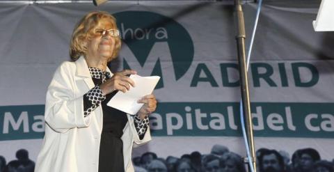 Manuel Carmena, candidata a la alcaldía por Ahora Madrid, se dirige a sus simpatizantes tras conocer los resultados electorales. EFE/Alberto Martin