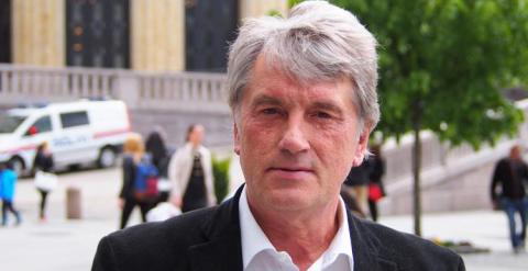 Viktor Yushchenko frente al Parlamento de Noruega. /NACHO SEVILLA