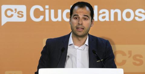 Ignacio Aguado, durante la rueda de prensa que ha ofrecido esta mañana para avanzar las principales líneas del pacto anticorrupción de Ciudadanos. EFE