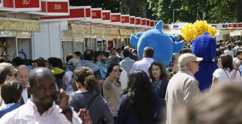 La Feria del Libro de Madrid, esta mañana. / FERNANDO ALVARADO (EFE)