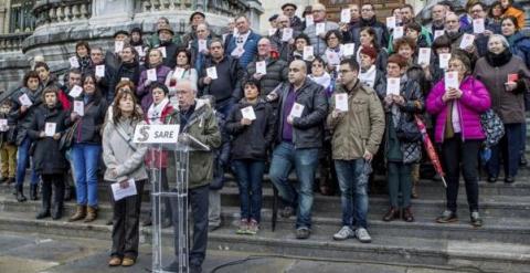 Foto de archivo de Joseba Azkarraga y otros miembros de Sare, en Bilbao. / EFE