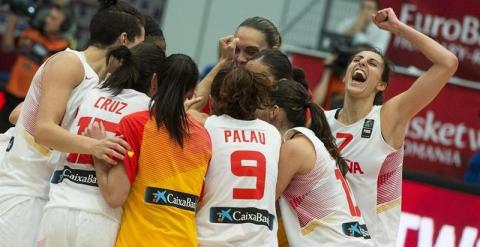 Las jugadoras de España celebran su pase a semifinales. EFE/Tibor Illyes