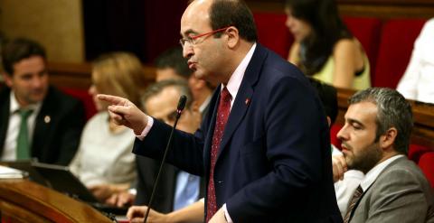 El primer secretario del PSC, Miquel Iceta, en la sesión de control al Govern en el Parlament. EFE/Toni Albir