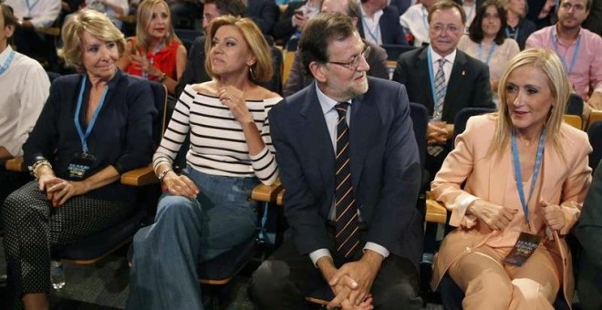 Esperanza Aguirre, María Dolores de Cospedal, Mariano Rajoy y Cristina Cifuentes, al inicio de la Conferencia Política del PP. / PACO CAMPOS / EFE