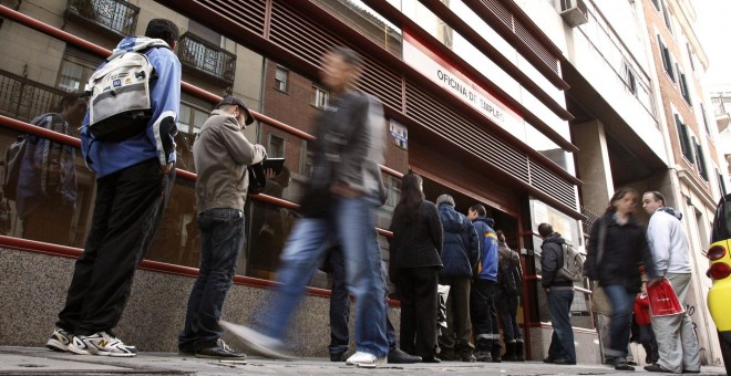 La tasa de desempleo en España en junio fue del 22,5%. EFE