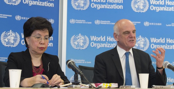 La directora general de la Organización Mundial de la Salud (OMS), junto al enviado especial de la ONU para el Ébola.- EFE.