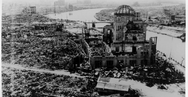 Imagen de la sede entonces de Promoción Industrial de la Prefectura de Hiroshima, fotografiada por el Ejército estadounidense tras lanzar la bomba atómica el 6 de agosto de 1945. EFE/Hiroshima Peace Memorial Museum