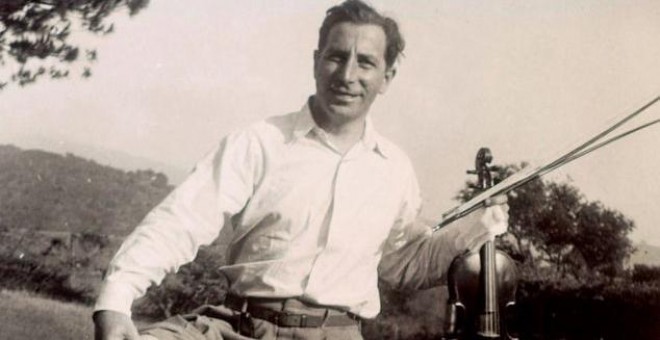 Roman Totenberg con su Stradivarius en 1950./ Foto proporcionada por la familia a NPR (National Public Radio), la radio pública de Estados Unidos.