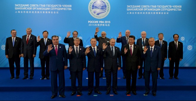 Fotografía de grupo con los gobernantes durante la cumbre SCO